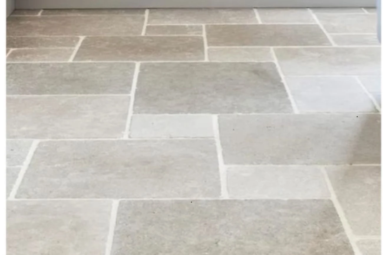 Stone-and-Marble-Finishes-kitchen-flooring